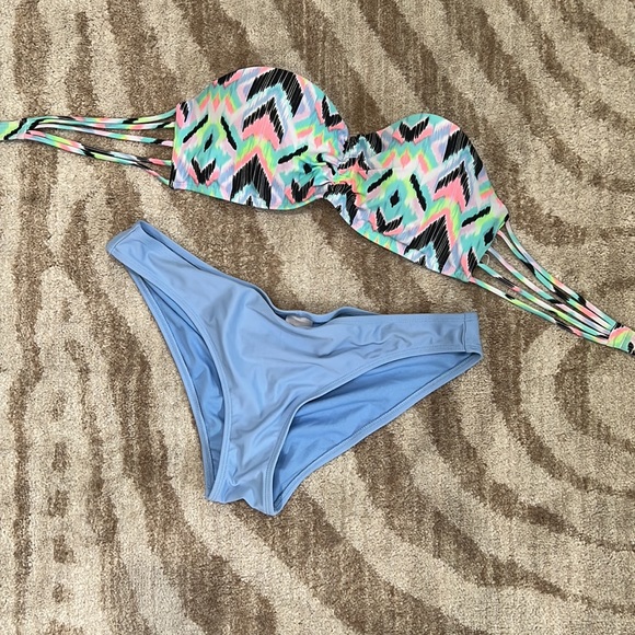Xhilaration Other - 2 piece convertible bikini